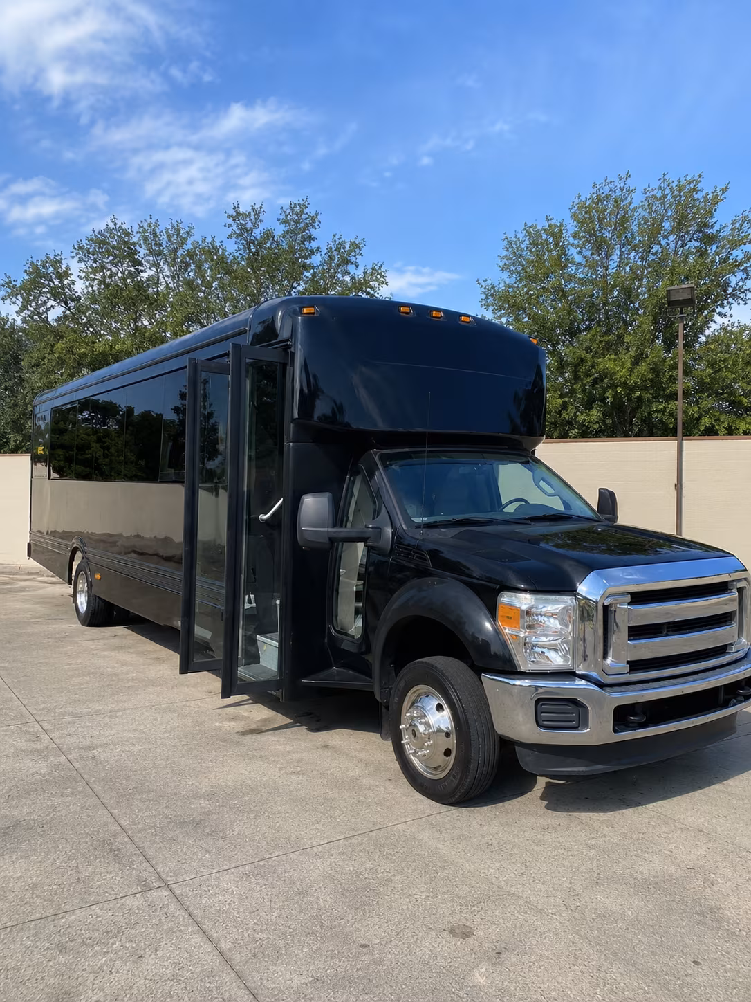 brockton 20 passenger party bus
