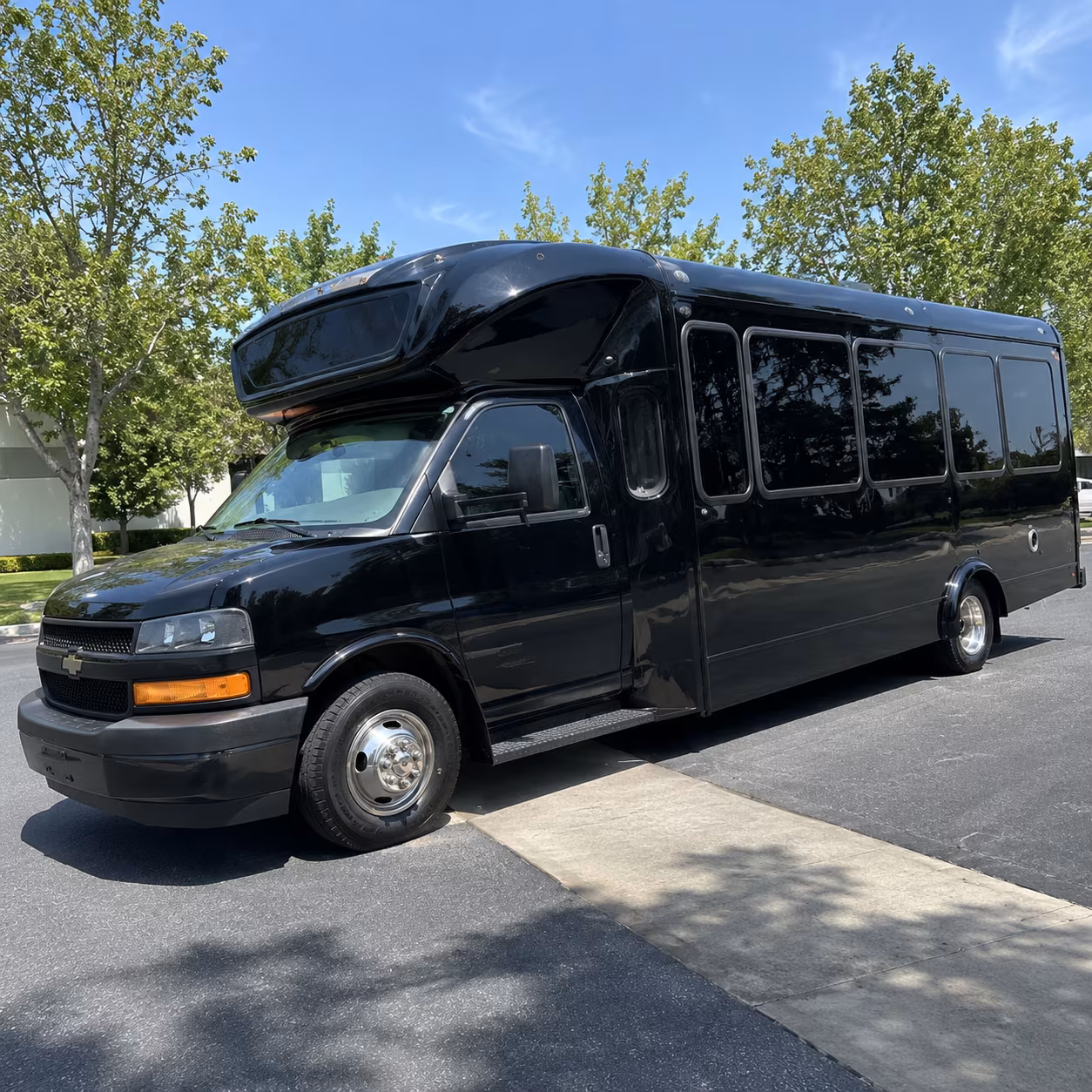 bus rentals for college sports local leagues and high school championships