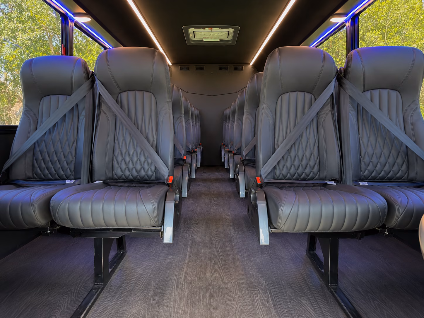 easily book transportation for your next airport transfer 1